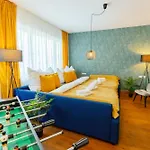 Appartement The Big Muenster Fuer Bis Zu 12, Whirlpool, Sauna, Zentral, Tischfussball, Balkon, Gasgrill Ulm
