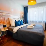 The Big Muenster Fuer Bis Zu 12, Whirlpool, Sauna, Zentral, Tischfussball, Balkon, Gasgrill Appartement Ulm