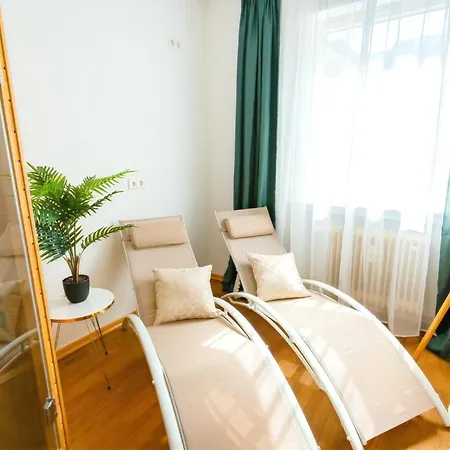 The Big Muenster Fuer Bis Zu 12, Whirlpool, Sauna, Zentral, Tischfussball, Balkon, Gasgrill * Ульм