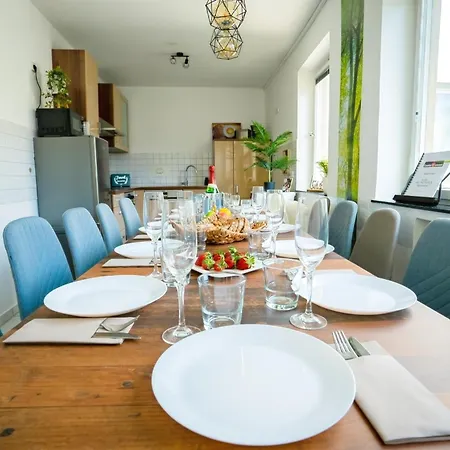 Appartement The Big Muenster Fuer Bis Zu 12, Whirlpool, Sauna, Zentral, Tischfussball, Balkon, Gasgrill Ulm