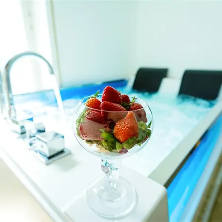 Апартаменты The Big Muenster Fuer Bis Zu 12, Whirlpool, Sauna, Zentral, Tischfussball, Balkon, Gasgrill Ульм