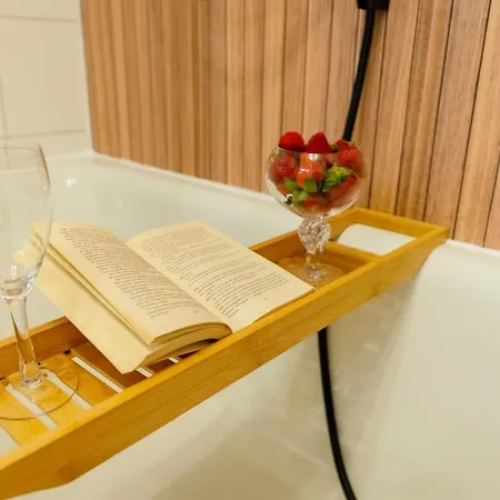 Апартаменты The Big Muenster Fuer Bis Zu 12, Whirlpool, Sauna, Zentral, Tischfussball, Balkon, Gasgrill Ульм