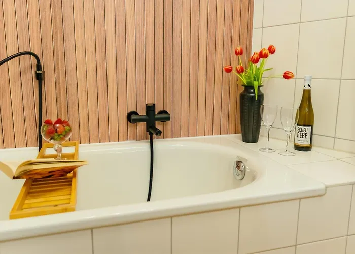 The Big Muenster Fuer Bis Zu 12, Whirlpool, Sauna, Zentral, Tischfussball, Balkon, Gasgrill *